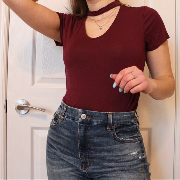V-Neck Choker Top in Maroon - Picture 2 of 4